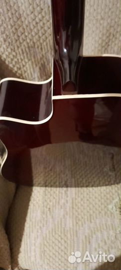 Акустическая гитара