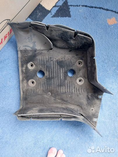 Верхний кожух двигателя ротакс 550 2006г