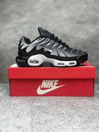 Кроссовки Nike Air Max Tn Plus