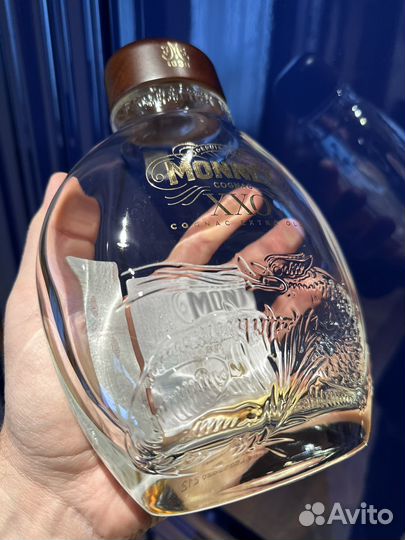 Бутылка и коробка из под коньяка monnet XXO