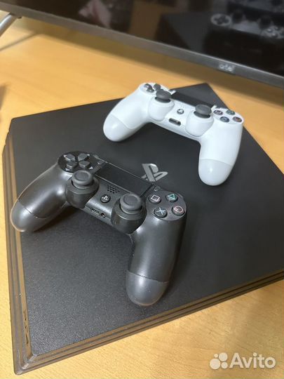 Игровая приставка ps4 pro 1tb