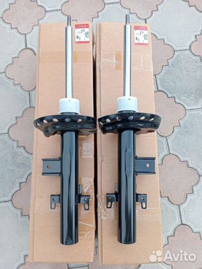 Задние амортизаторы Land Rover Freelander 2