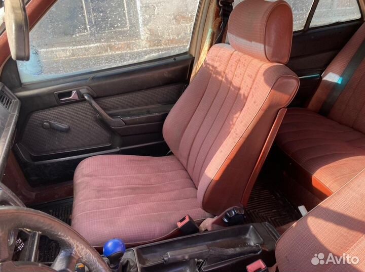 Комплект сидений Mercedes W201