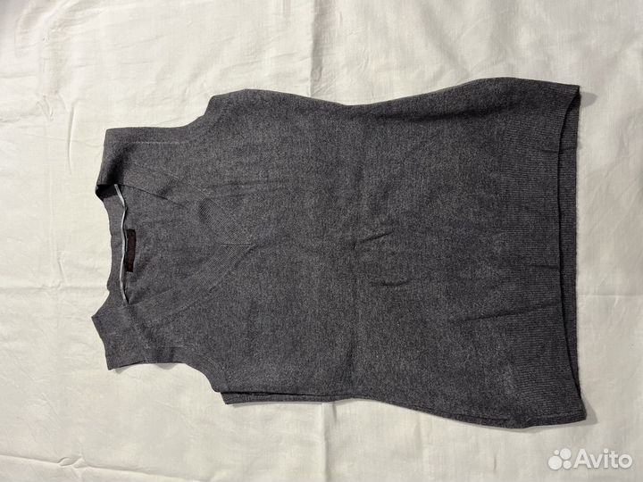 Безрукавка женская серая