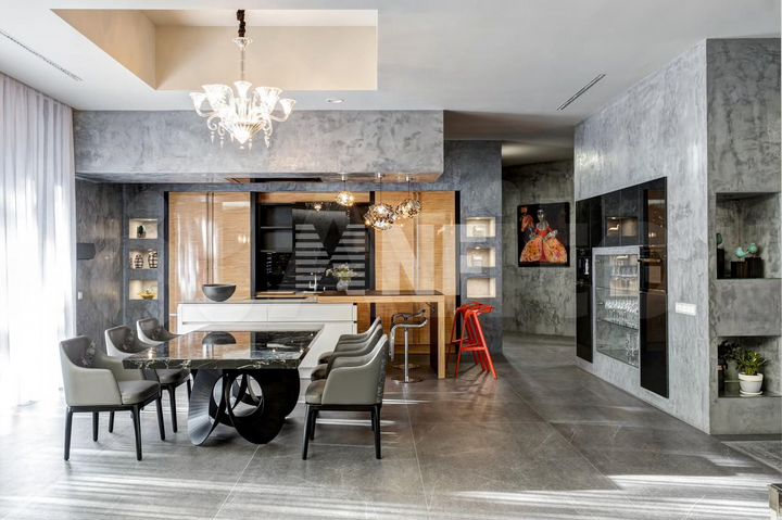 Дом 917 м² на участке 20 сот.