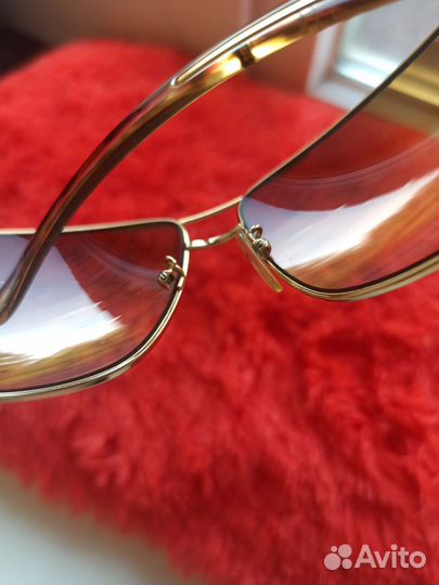 Солнцезащитные очки Prada