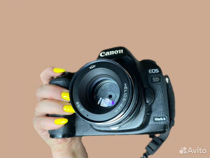 Зеркальный фотоаппарат