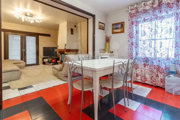 Коттедж 260,5 м² на участке 30 сот.