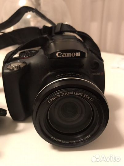 Зеркальный фотоаппарат Canon PC1560