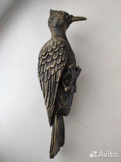 Фигурка дятла, декор фасада, украшение