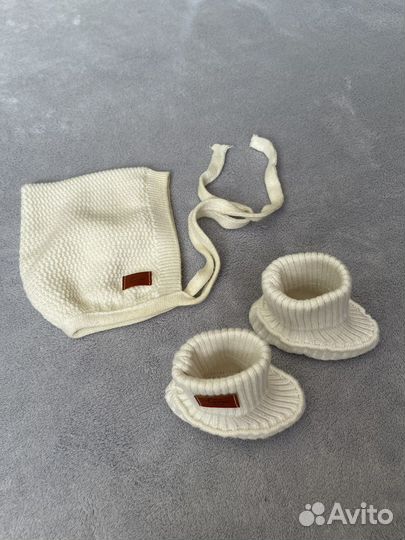 Комбинезон, шапочка,пинетки,два пледа Loomknits 0+