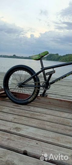 Трюковой велосипед BMX