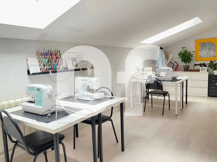 Продам здание, 1090 м²