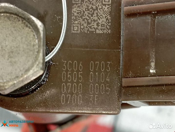 Форсунка Mazda CX-5 2012 SH0113H50