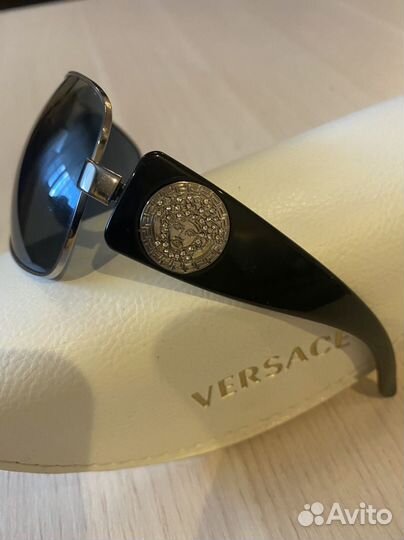 Солнцезащитные очки женские брендовые