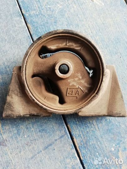 Подушка двигателя