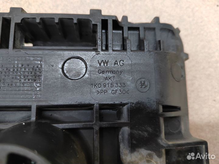 Площадка акб VW Passat B7, Skoda Octavia A5