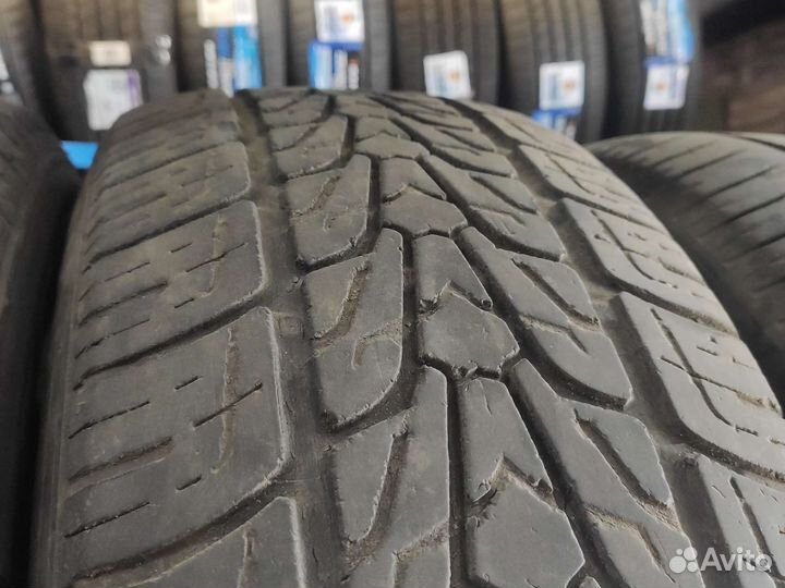 Roadstone Roadian HP SUV 215/65 R16