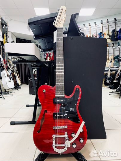 Электрогитара Semi Hollow