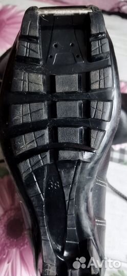 Ботинки лыжные 38 на 36 с носком