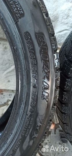 Bridgestone Blizzak VRX 215/45 R17