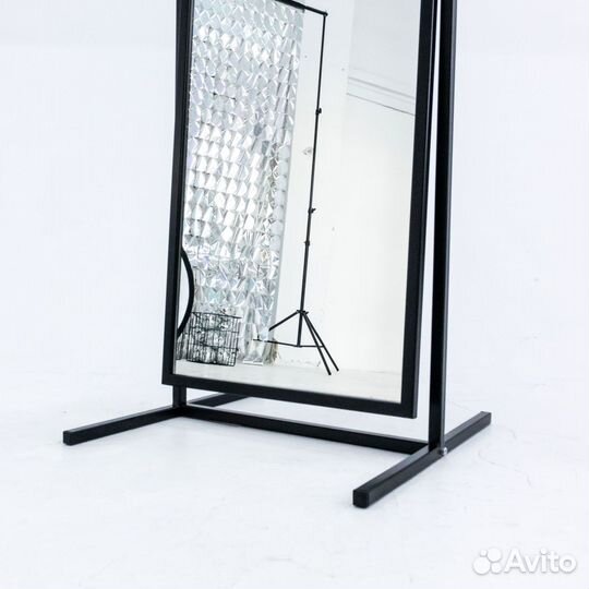 Зеркало напольное Liberty на ножках, чёрный муар