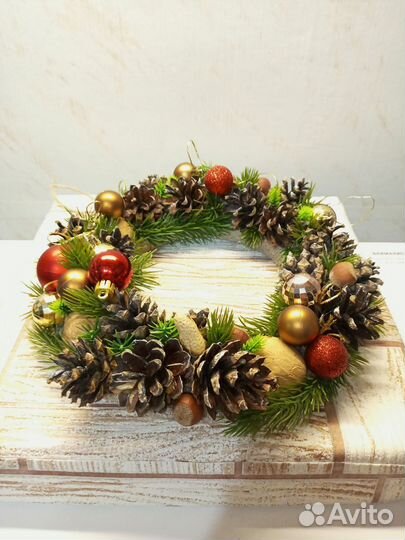 Новогодний венок ручной работы