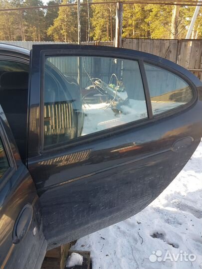 Двери на рено меган зад и передний