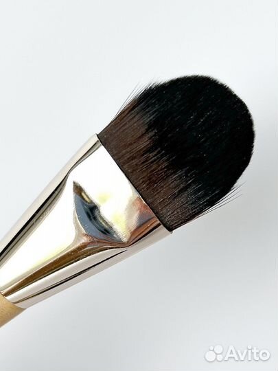 Кисть clarins pinceau fond de teint