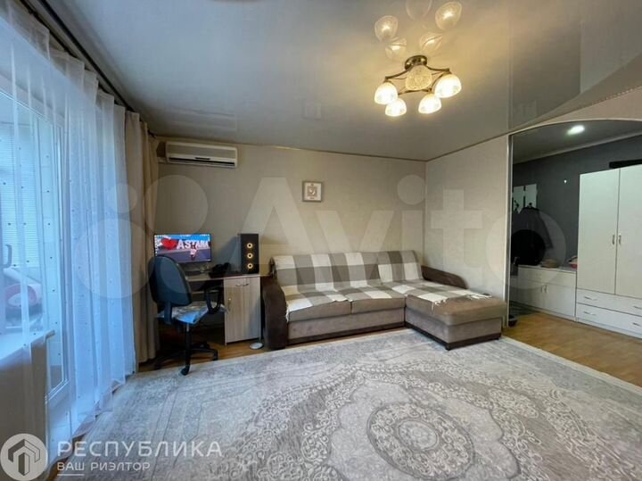 2-к. квартира, 52 м², 3/5 эт.