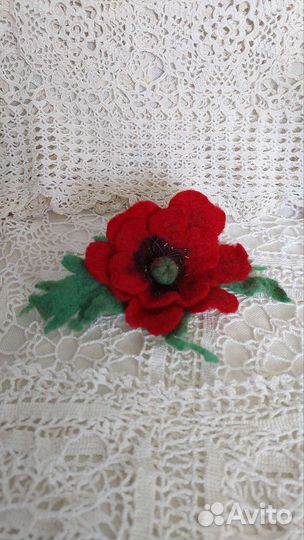 Брошь ручной работы Мак