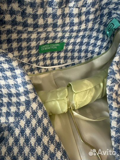 Легкое пальто, женское в отличном состоянии