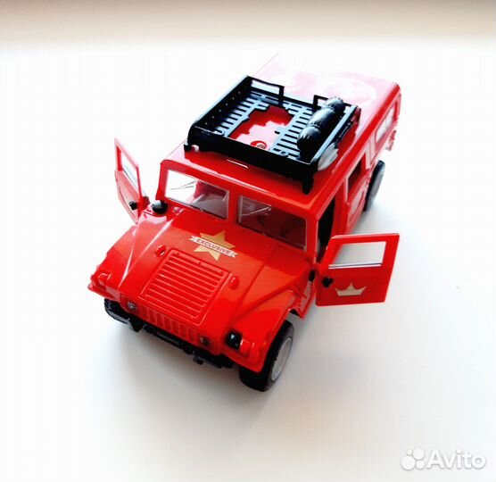 Машинка внедорожник большая пластик