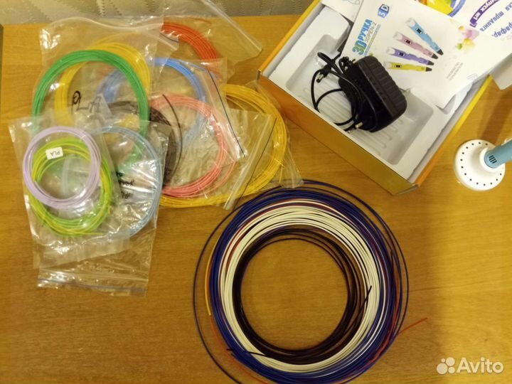 3D ручка и 13 цветов пластика