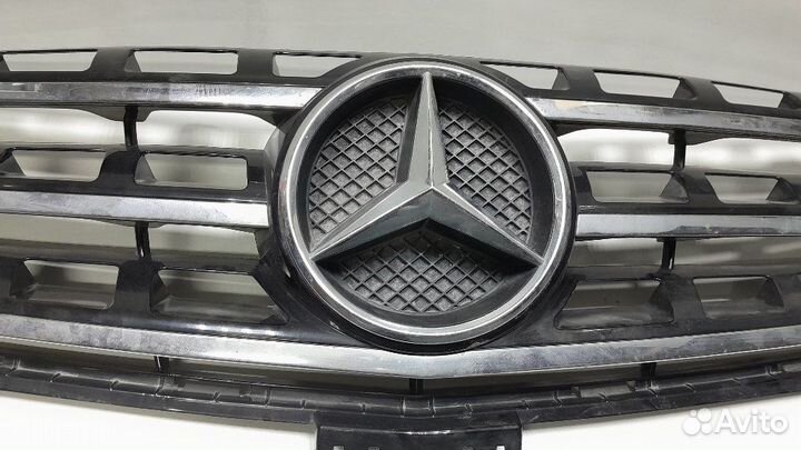 Решетка радиатора передняя Mercedes Ml