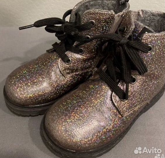 Сапожки демисезонные на девочку 26-го размера