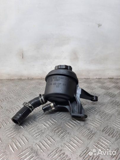 Бачок гидроусилителя руля Mercedes-Benz C-Class