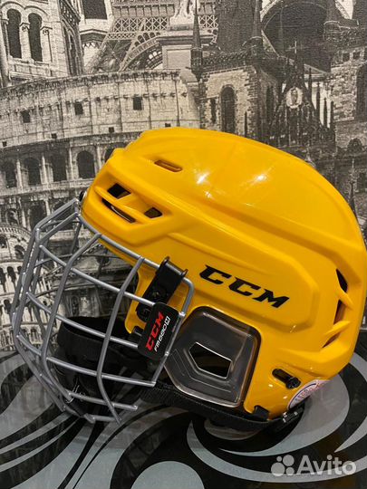 Хоккейный шлем