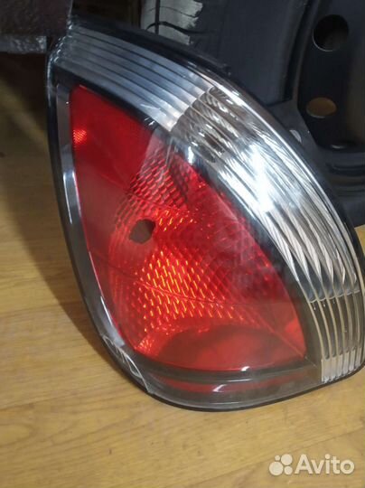 Задний левый фонарь kia rio 2 хетчбэк