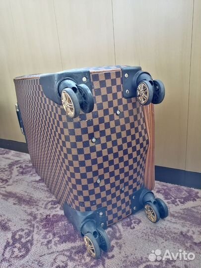 Чемодан на колесах бу большой