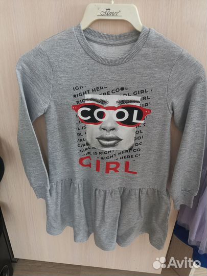 Платья на девочку в хорошем состоянии