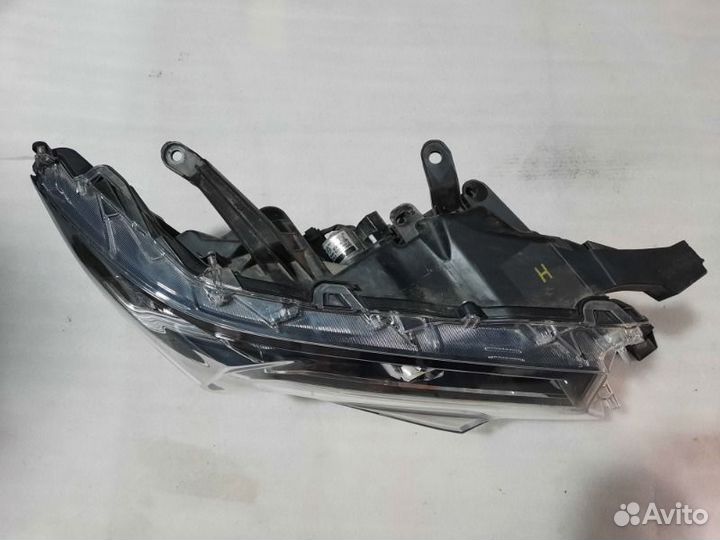 Фара передняя правая Toyota Land Cruiser Prado 150