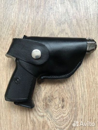 Новый пистолет с предохранителем