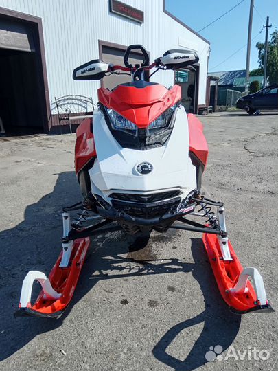 Снегоход BRP Summit Expert 850 G4