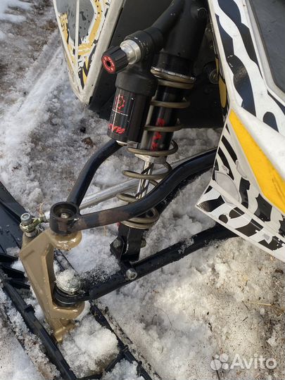 BRP SKI-Doo sammit 800R E-tec 154