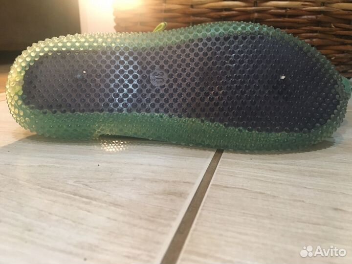 Обувь в бассейн