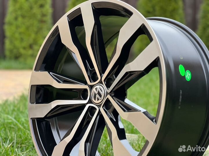 Комплект дисков на Volkswagen Touareg R21