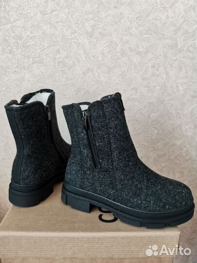 Новые валенки р. 36 (в идеале на р. 35)