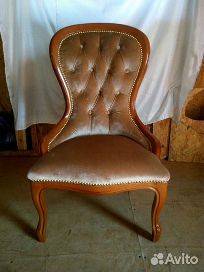 Перетяжка мягкой мебели в Сочи