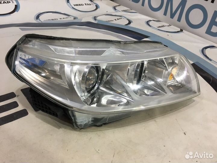 Фара передняя правая Suzuki Vitara P90 M16A 2017